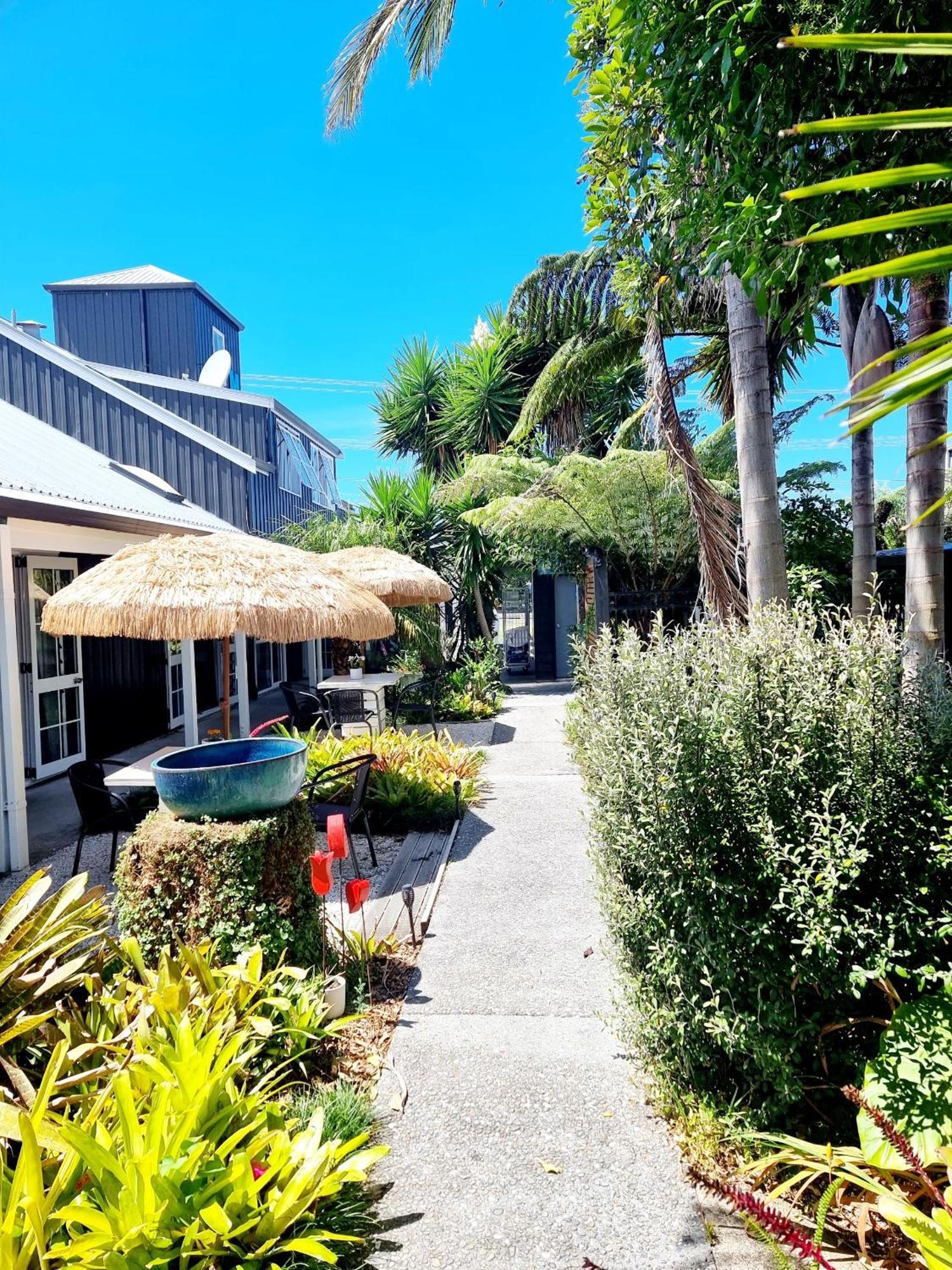 Southpacific Motel Whangamata Exterior photo